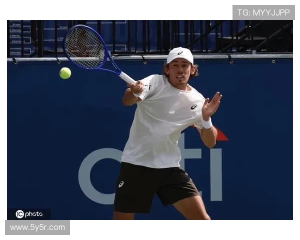 莱赫奇卡横扫晋级 首度闯入大师赛决赛